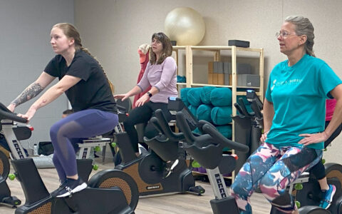 Spin FIT 3 people on spin bikes